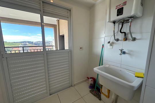 Área de Serviço de apartamento para alugar com 2 quartos, 70m² em Empresarial 18 do Forte, Barueri