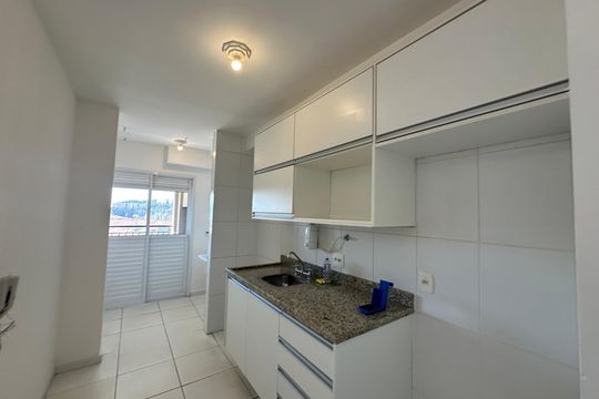 Cozinha de apartamento para alugar com 2 quartos, 70m² em Empresarial 18 do Forte, Barueri