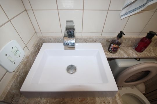 Banheiro de apartamento à venda com 2 quartos, 48m² em Vila Regina, São Paulo