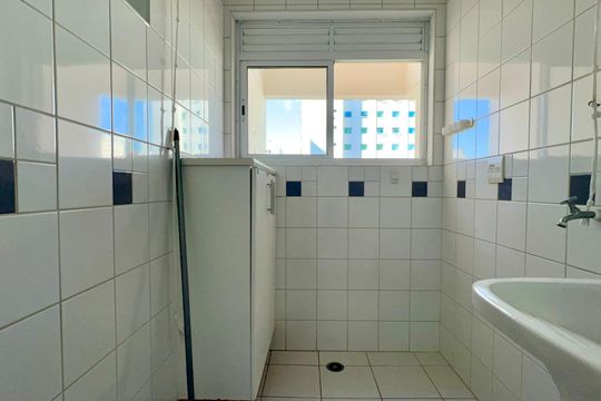 Área de serviço de apartamento para alugar com 2 quartos, 51m² em Pinheiros, São Paulo