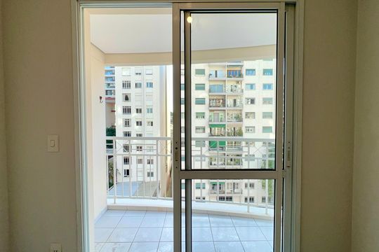 Varanda da sala de apartamento para alugar com 2 quartos, 51m² em Pinheiros, São Paulo