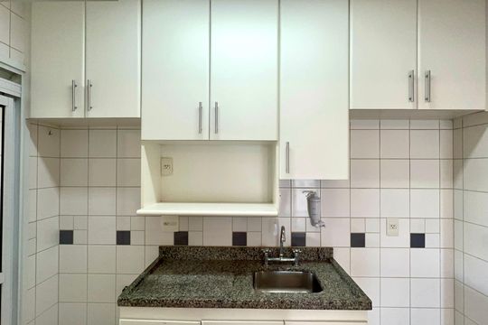 Cozinha de apartamento para alugar com 2 quartos, 51m² em Pinheiros, São Paulo