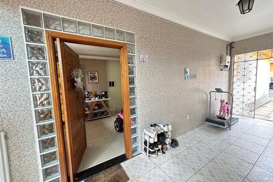 Área externa de casa para alugar com 4 quartos, 210m² em Anchieta, Nilópolis