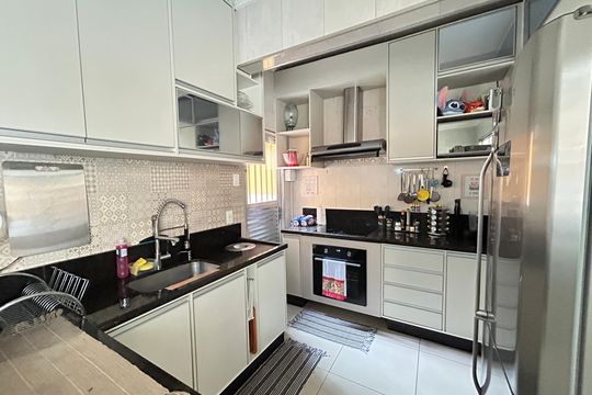 Cozinha de casa para alugar com 4 quartos, 210m² em Anchieta, Nilópolis