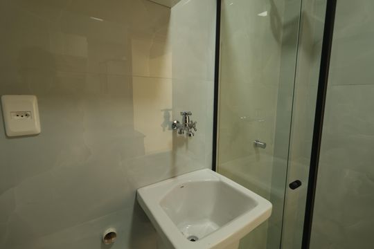 Banheiro de apartamento para alugar com 1 quarto, 30m² em Liberdade, São Paulo
