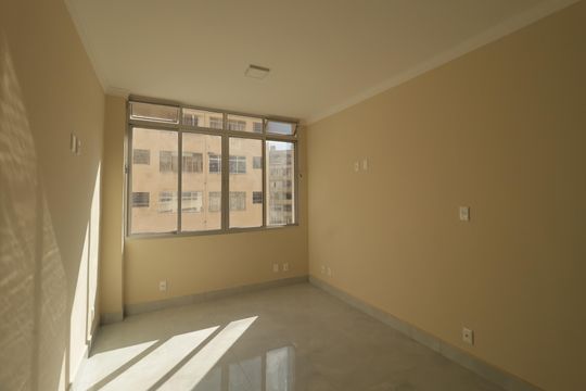 Quarto e Cozinha de apartamento para alugar com 1 quarto, 30m² em Liberdade, São Paulo