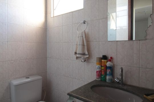 Banheiro de apartamento para alugar com 1 quarto, 65m² em Copacabana, Belo Horizonte