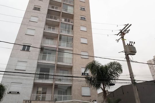 Fachada  de apartamento para alugar com 2 quartos, 47m² em Parque Vitoria, São Paulo