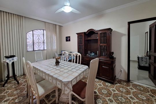 Sala 3 de casa à venda com 4 quartos, 250m² em Santa Rosa, Niterói