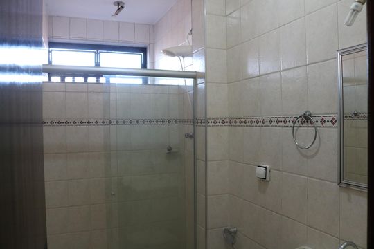 Banheiro 1 de casa para alugar com 2 quartos, 65m² em Vila Augusto, São Paulo