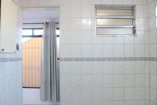Cozinha de casa para alugar com 2 quartos, 65m² em Vila Augusto, São Paulo