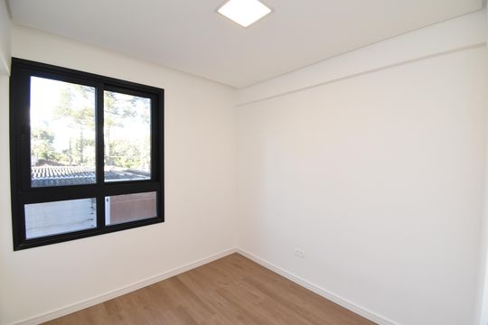 Quarto 2 de apartamento para alugar com 2 quartos, 52m² em Alto da Xv, Curitiba