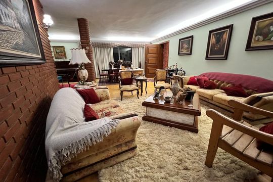 Sala de casa à venda com 4 quartos, 350m² em Jardim Novo Mundo, São Paulo