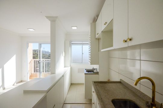 Cozinha de apartamento para alugar com 2 quartos, 38m² em Vila Nina, São Paulo