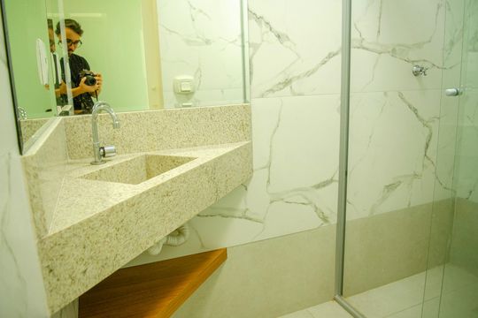 Banheiro de apartamento para alugar com 1 quarto, 58m² em Setor Central, Goiânia