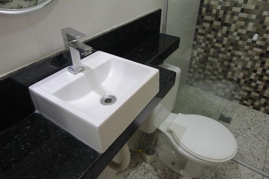 Banheiro de kitnet/studio para alugar com 1 quarto, 35m² em Jardim Felicidade, Belo Horizonte