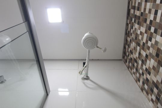 Banheiro de kitnet/studio para alugar com 1 quarto, 35m² em Jardim Felicidade, Belo Horizonte