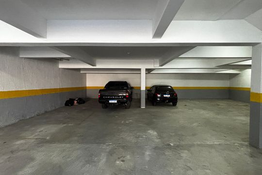 Garagem de apartamento à venda com 2 quartos, 120m² em Vila Suíça, Santo André