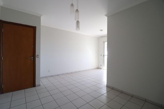 Sala de apartamento para alugar com 3 quartos, 83m² em Osvaldo Rezende, Uberlândia
