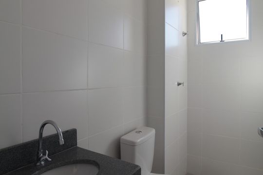 Banheiro Social de apartamento à venda com 2 quartos, 65m² em Paquetá, Belo Horizonte