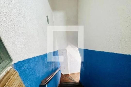 Escada de casa à venda com 3 quartos, 250m² em Jardim Sabara, São Paulo
