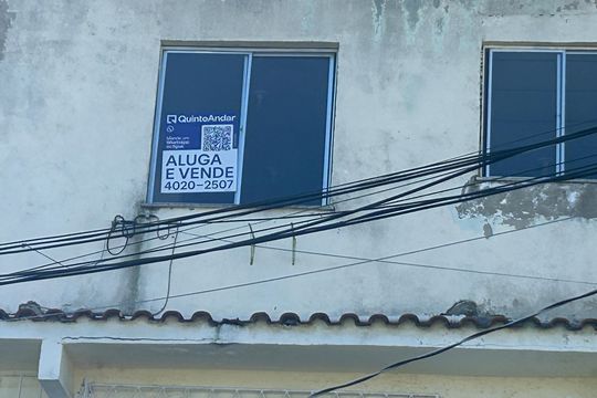 Fachada + placa de apartamento para alugar com 2 quartos, 75m² em Madureira, Rio de Janeiro