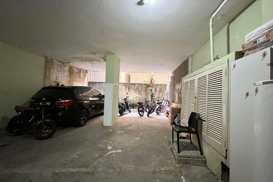 Garagem de kitnet/studio à venda com 1 quarto, 34m² em Copacabana, Rio de Janeiro