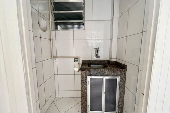 Cozinha de kitnet/studio à venda com 1 quarto, 34m² em Copacabana, Rio de Janeiro