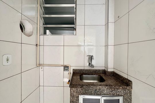 Cozinha de kitnet/studio à venda com 1 quarto, 34m² em Copacabana, Rio de Janeiro
