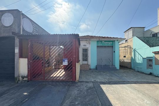 Fachada de casa à venda com 2 quartos, 200m² em Vila Dom Pedro I, São Paulo