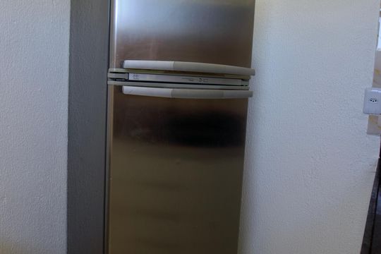 Cozinha - Geladeira de kitnet/studio para alugar com 1 quarto, 30m² em João Pinheiro, Belo Horizonte