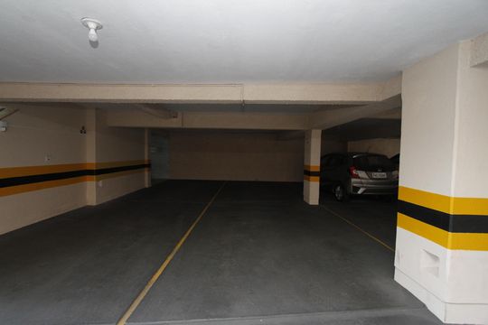 Garagem de apartamento à venda com 4 quartos, 231m² em Barroca, Belo Horizonte