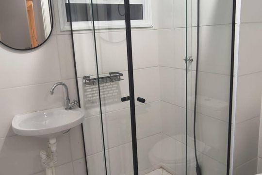 Banheiro social de apartamento para alugar com 2 quartos, 51m² em Jardim Topazio, São José dos Campos