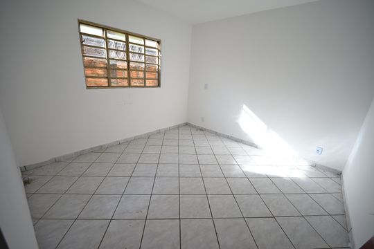 Suíte de casa para alugar com 3 quartos, 250m² em Res. Araguaia, Goiânia