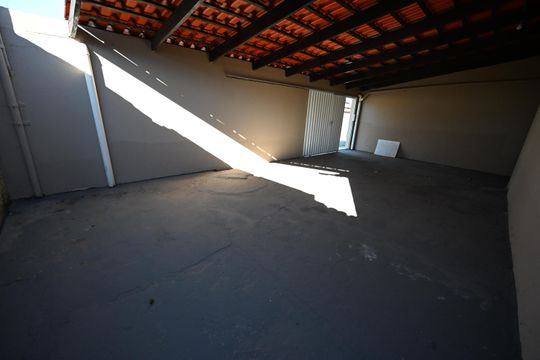 Área externa de casa para alugar com 3 quartos, 250m² em Res. Araguaia, Goiânia