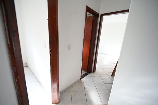 Corredor de casa para alugar com 3 quartos, 250m² em Res. Araguaia, Goiânia
