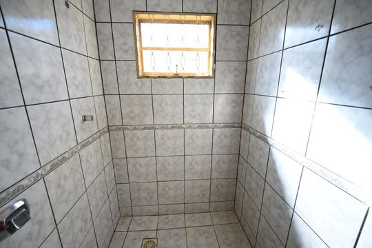 Banheiro - Suíte de casa para alugar com 3 quartos, 250m² em Res. Araguaia, Goiânia