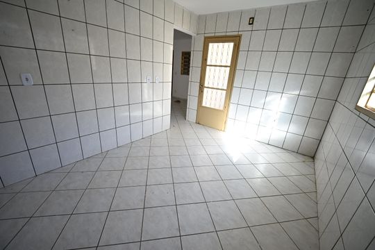 Cozinha de casa para alugar com 3 quartos, 250m² em Res. Araguaia, Goiânia