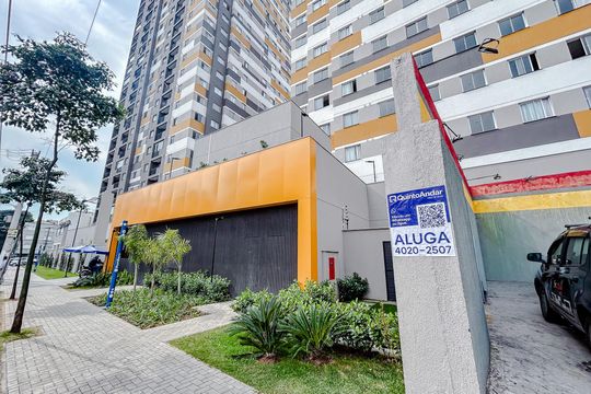 Fachada com Plaquinha de apartamento para alugar com 2 quartos, 45m² em Tatuapé, São Paulo