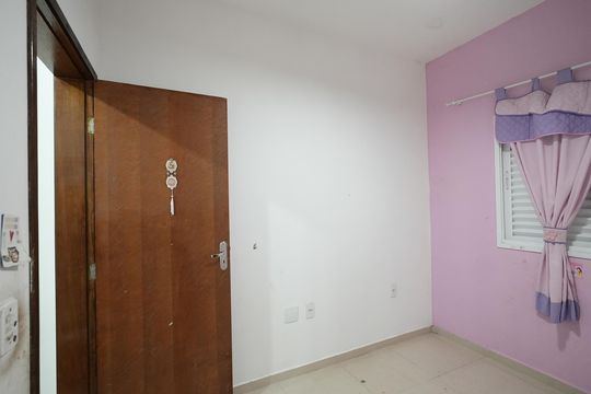 Quarto 2 de casa para alugar com 2 quartos, 112m² em Vila Scarpelli, Santo André