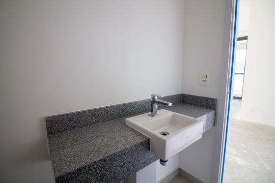 Lavabo de apartamento à venda com 4 quartos, 167m² em Vila Cordeiro, São Paulo