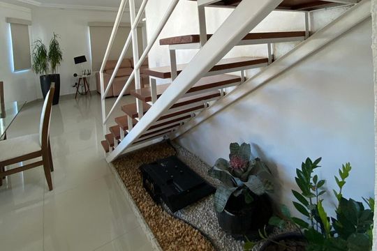 Sala de casa de condomínio para alugar com 4 quartos, 191m² em Ponta Grossa, Maricá