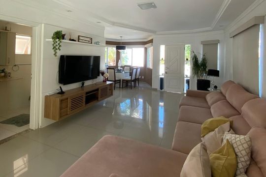 Casa de Condomínio para alugar com 4 quartos, 191m² em Ponta Grossa, Maricá