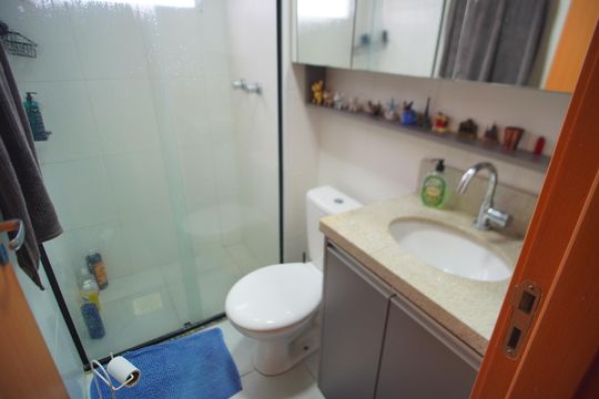Banheiro Corredor de apartamento à venda com 2 quartos, 49m² em Santa Fe, Porto Alegre