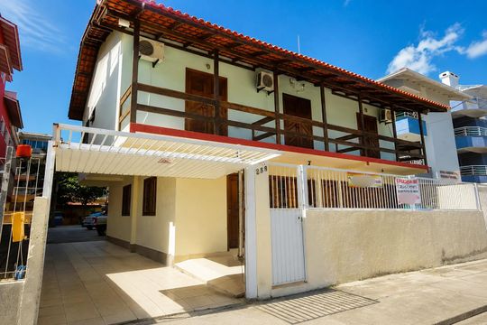 Fachada de apartamento para alugar com 2 quartos, 55m² em Ingleses do Rio Vermelho, Florianópolis
