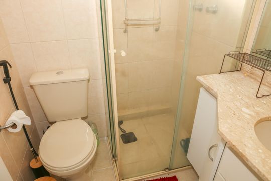 Banheiro de apartamento para alugar com 1 quarto, 42m² em Alto da Lapa, São Paulo