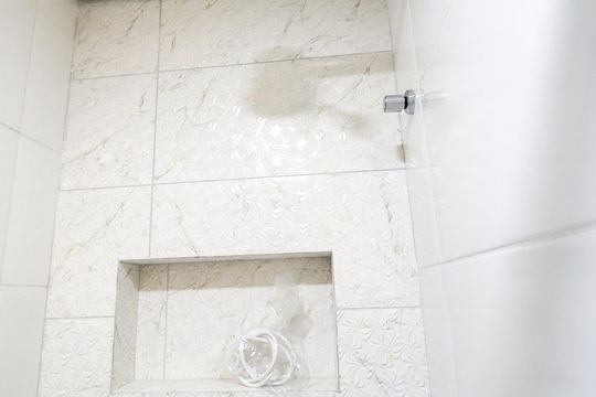 Chuveiro de apartamento para alugar com 2 quartos, 39m² em Penha de França, São Paulo