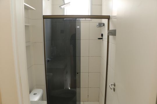 Banheiro de apartamento para alugar com 2 quartos, 45m² em Vila Catia, Nova Iguaçu