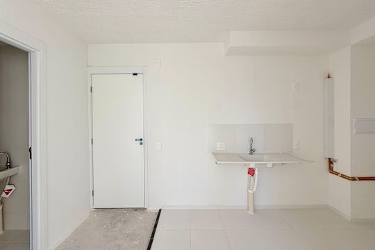 Cozinha de apartamento para alugar com 2 quartos, 30m² em Jardim Caravelas, São Paulo