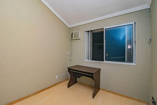 Quarto 2 de casa de condomínio para alugar com 3 quartos, 74m² em Humaitá, Porto Alegre